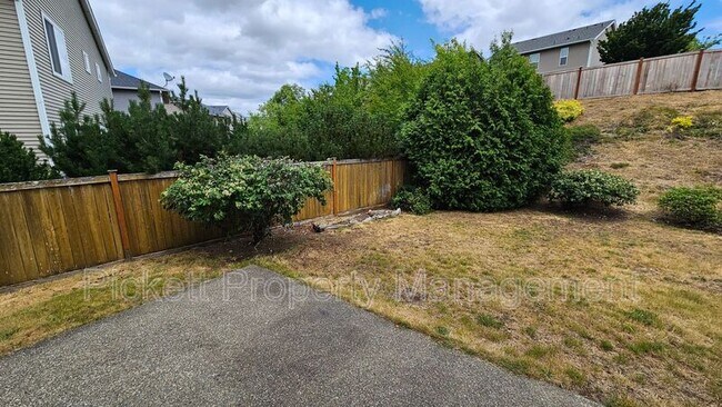 Building Photo - 2369 SW Siskin Cir
