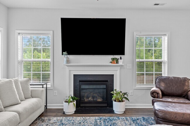 Building Photo - 1145 Camellia Dr