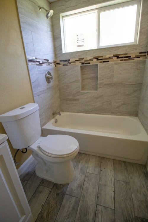 Building Photo - 5646 Valley Glen Way