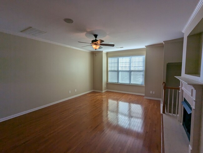 Building Photo - Skybrook Townhome with Garage