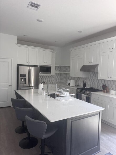 Building Photo - 28812 Bobcat Run Dr