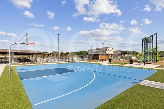 Building Photo - 613 Huntley Dr