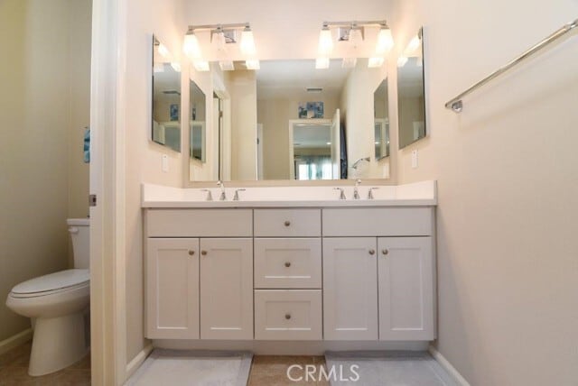 Building Photo - 84 Painted Trellis