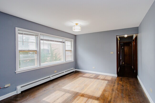 Building Photo - 226 Callan Ave