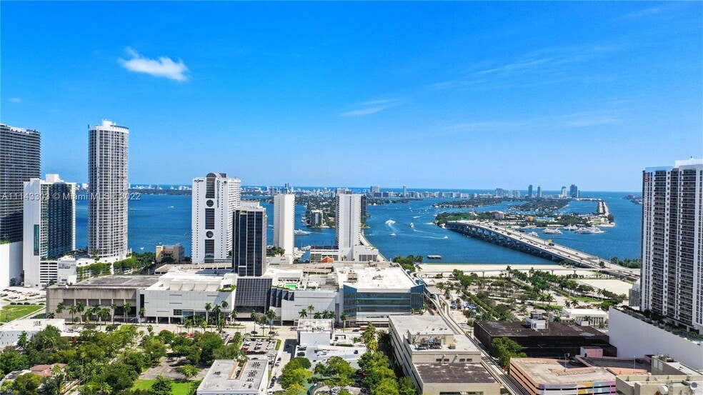 Building Photo - 1600 NE 1st Ave