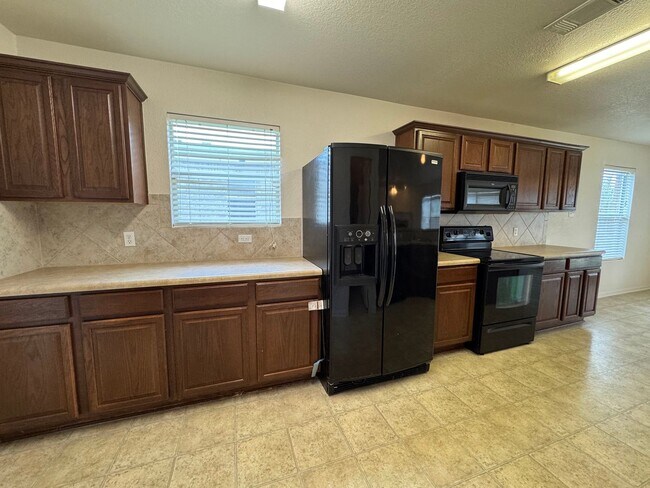 Building Photo - 4-Bedroom House for Rent in Killeen