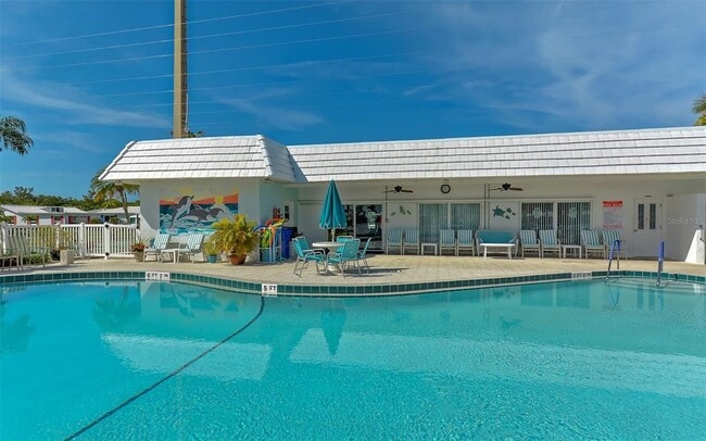 Building Photo - 909 Spanish Dr N