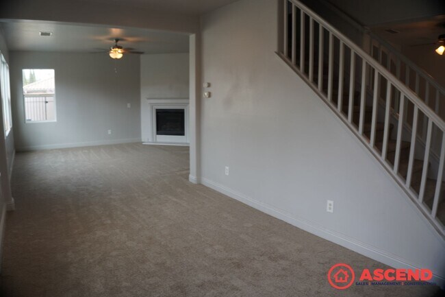 Building Photo - 9901 Riata Ln