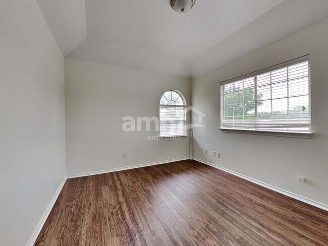 Building Photo - 1481 Apenzell Ln