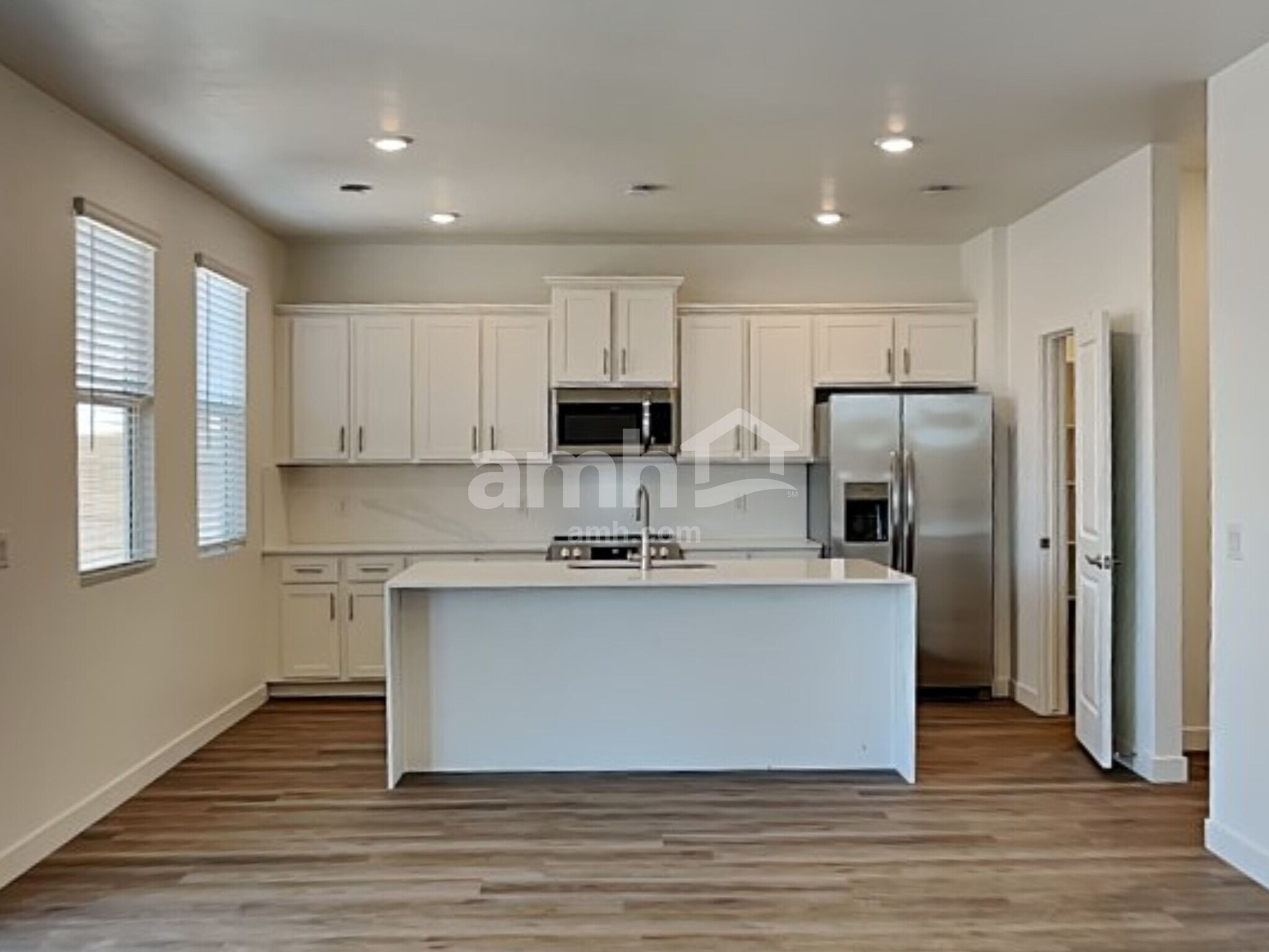 Building Photo - 6537 E Paseo Baranda