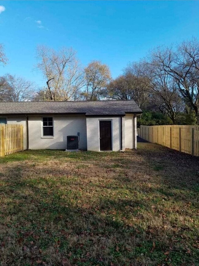 Building Photo - 3112 Keeling Ave