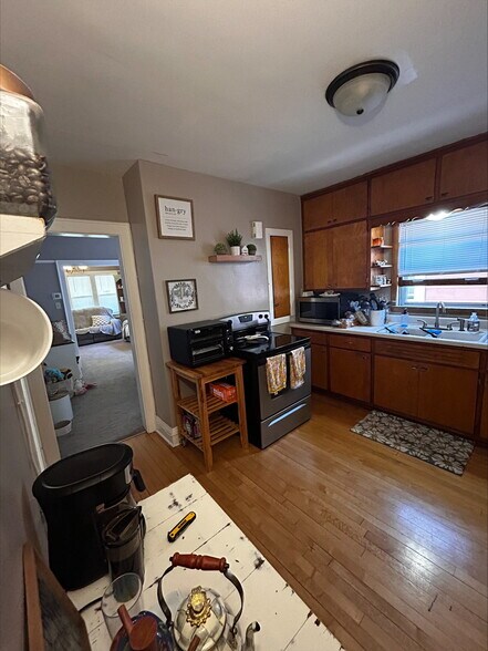 Kitchen - 1975 S 76th St