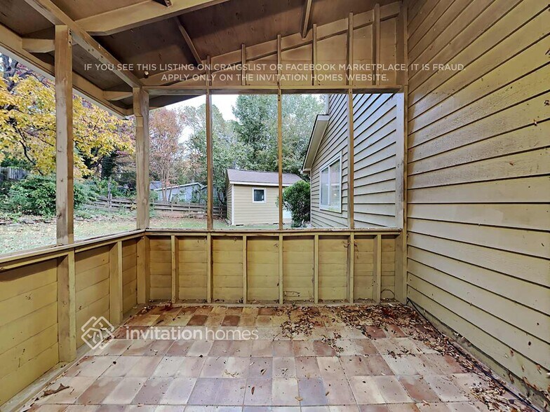 Building Photo - 5045 Cherokee Ct