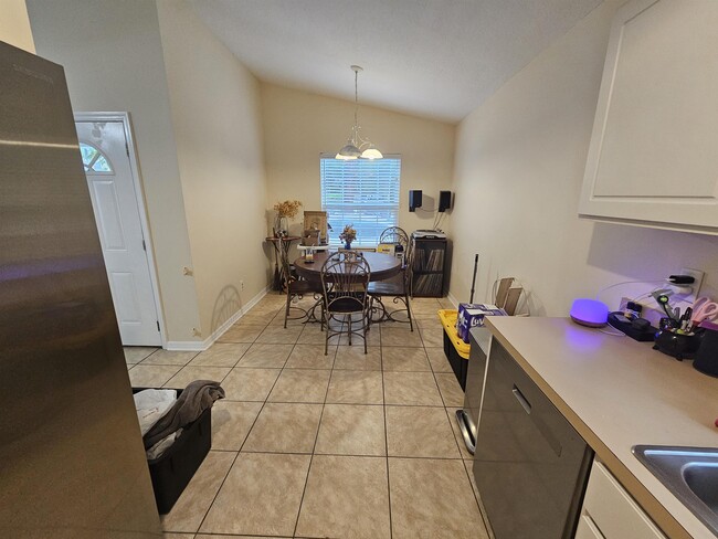 Building Photo - 985 Cooper St