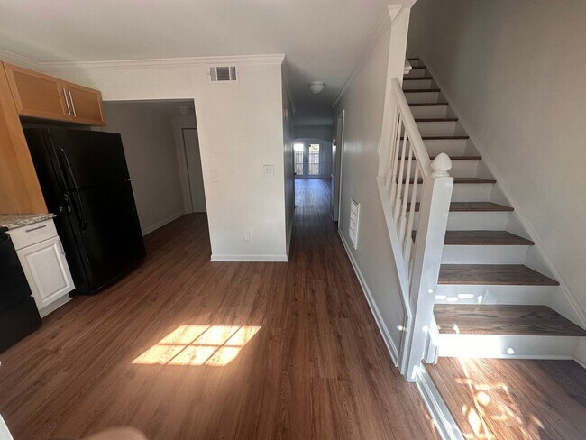 Building Photo - Charming 3BR Townhome in Atlanta