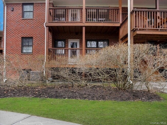 Building Photo - 430 Somerset Dr