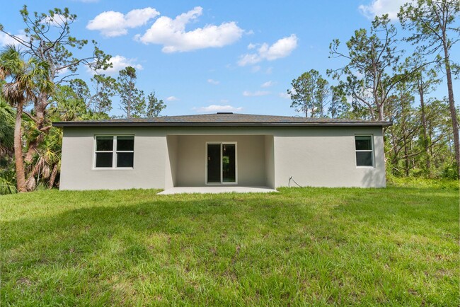 Building Photo - BRAND NEW HOME! Modern, energy efficient h...