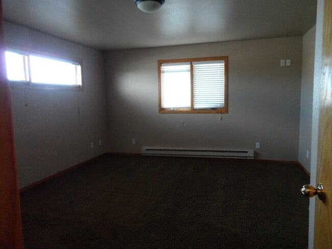 Building Photo - 1409 Thaxton Ct
