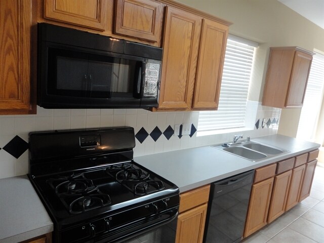 Building Photo - 17207 Rancho Verde Way