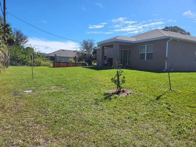 Building Photo - 599 Fredericksburg St SW