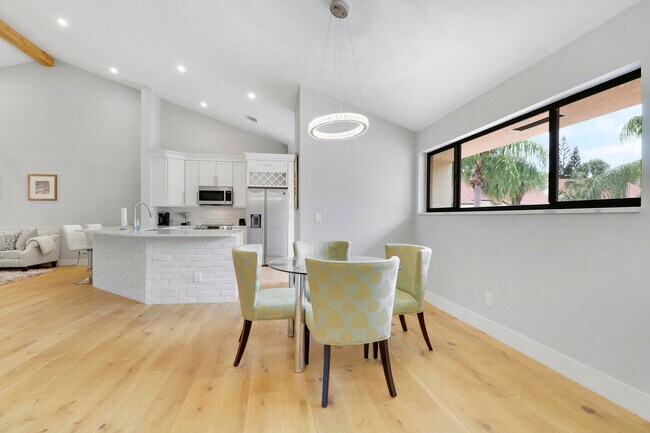 Building Photo - 104 Sea Oats Dr