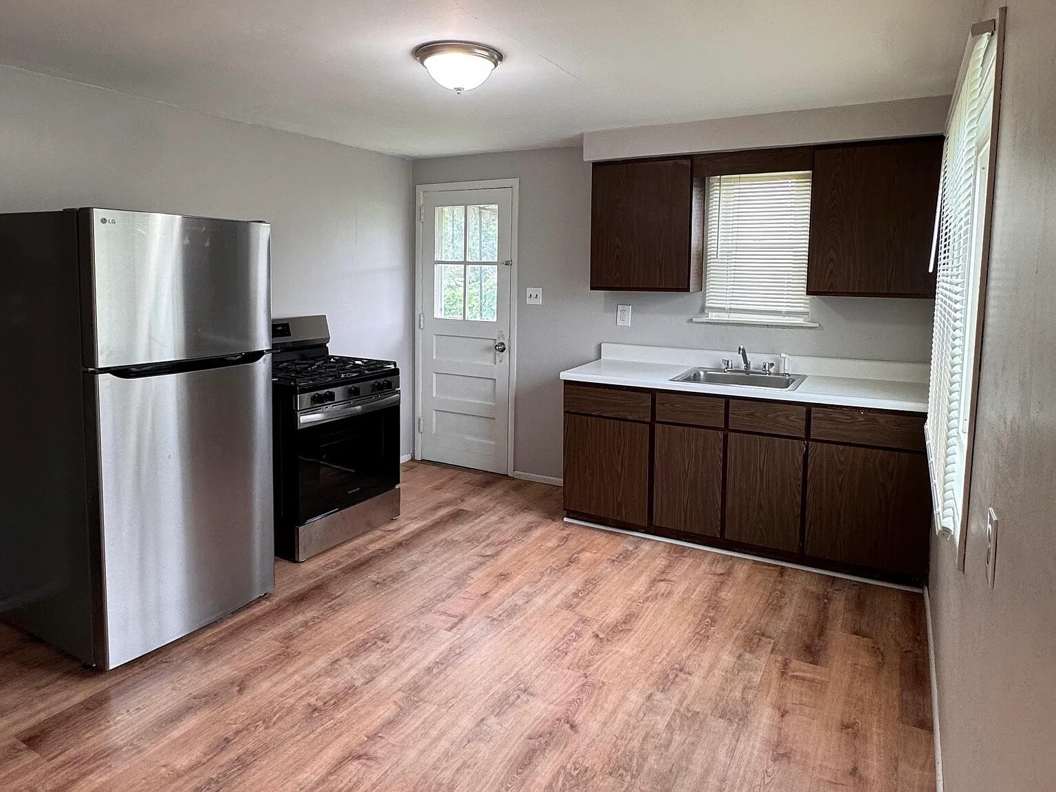 Building Photo - 52 Macek Dr