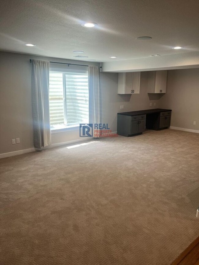 Building Photo - 4103 Frederick Cir