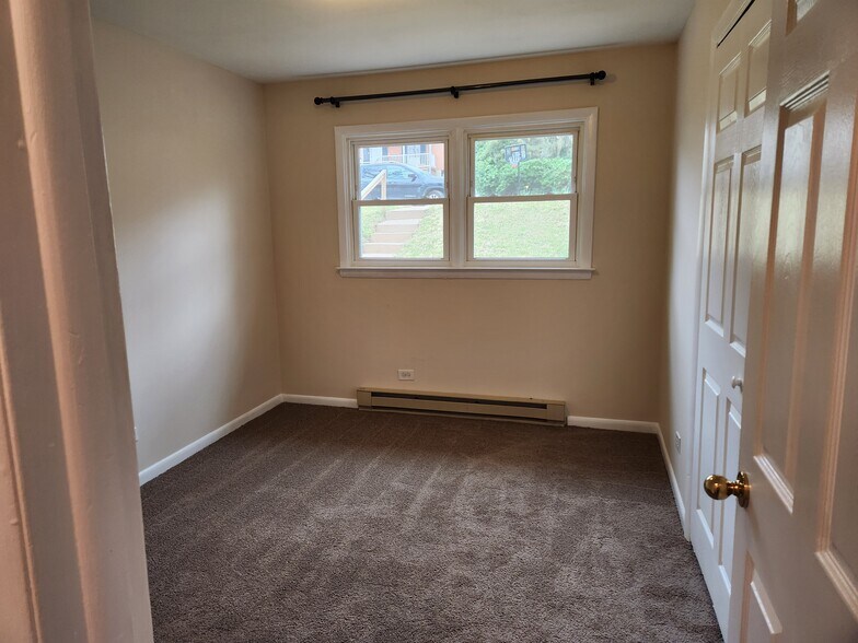 Building Photo - 1104 River Ct