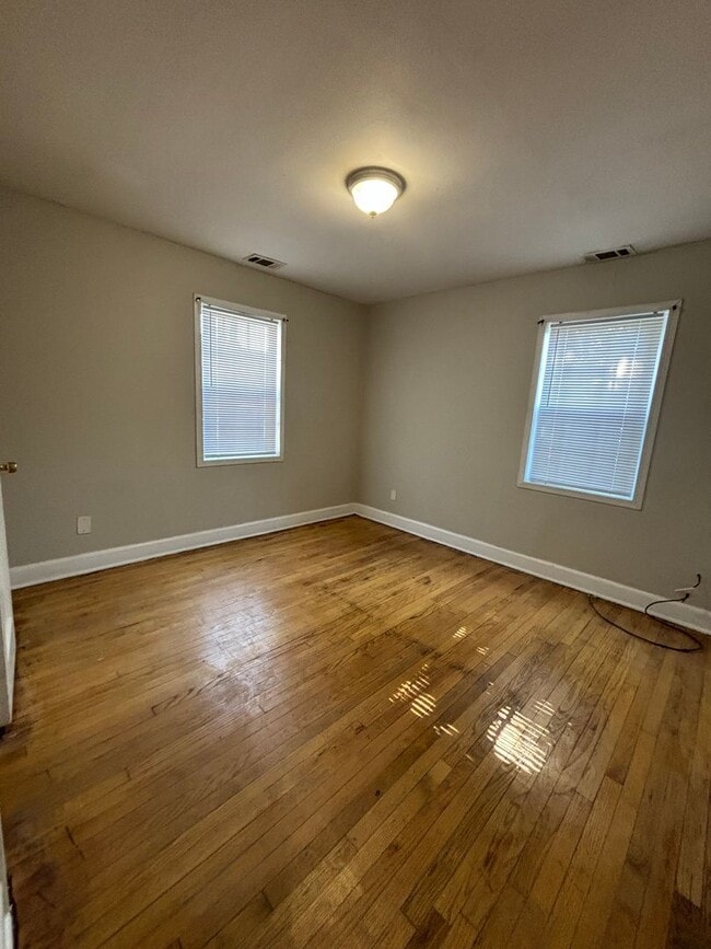 Building Photo - 1211 26th St