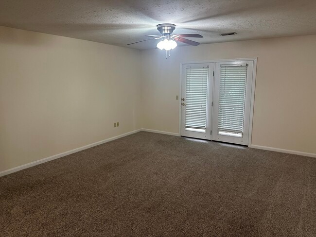 Building Photo - 1017 Smither Dr