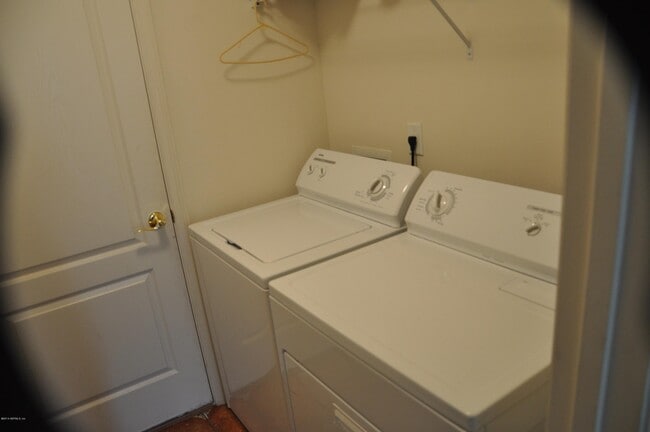 Building Photo - 76137 Long Pond Loop