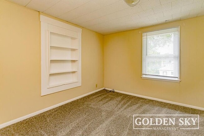 Building Photo - 1925 W Jackson St