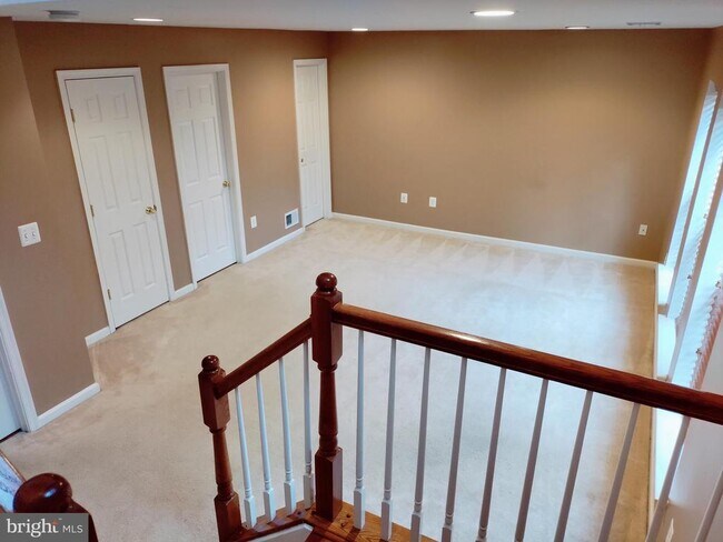 Building Photo - 1202 Ellis Ave