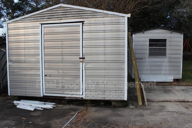 Building Photo - 2156 Seracedar St