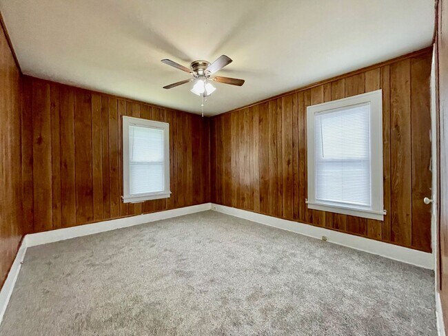 Building Photo - Two Bedroom Home in Muskegon