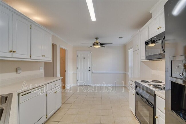 Building Photo - 1904 Long Creek Falls