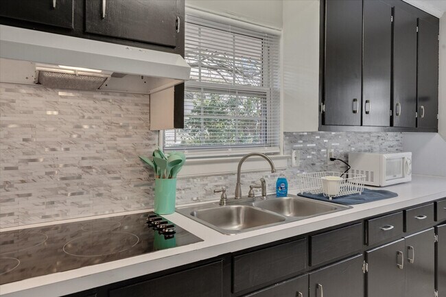 Building Photo - 4219 Neal Rd