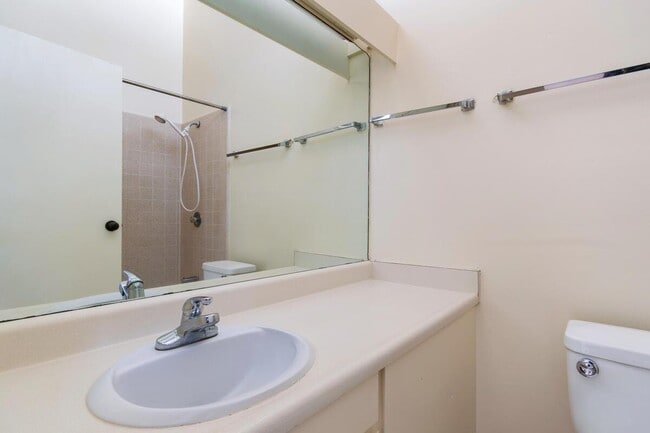 Building Photo - 95-341-341 Mahapili Ct