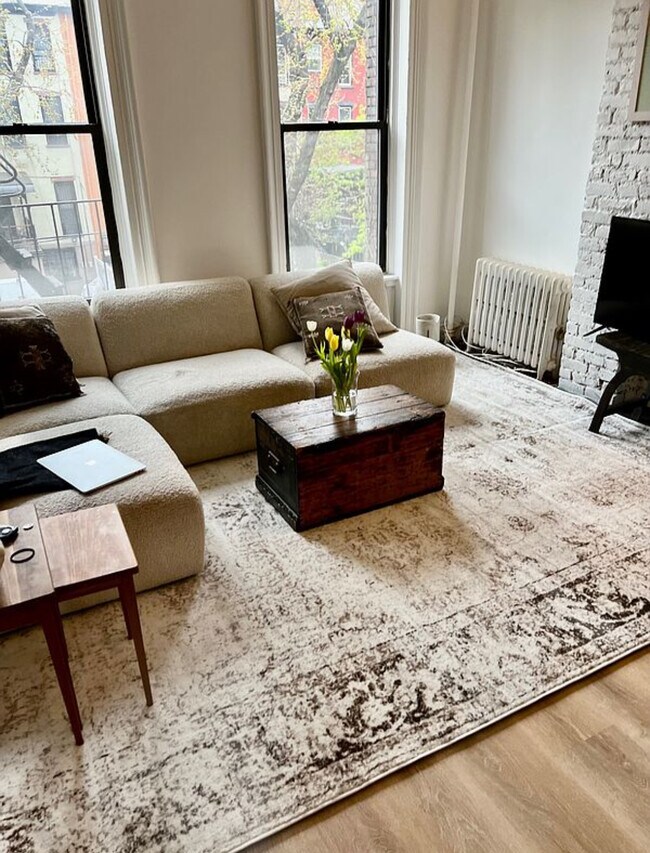 Building Photo - 393 Clermont Ave