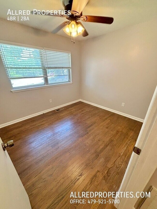 Building Photo - ? Spacious 4-Bedroom Near U of A + I-49 — Limited-Time Rent Special!?