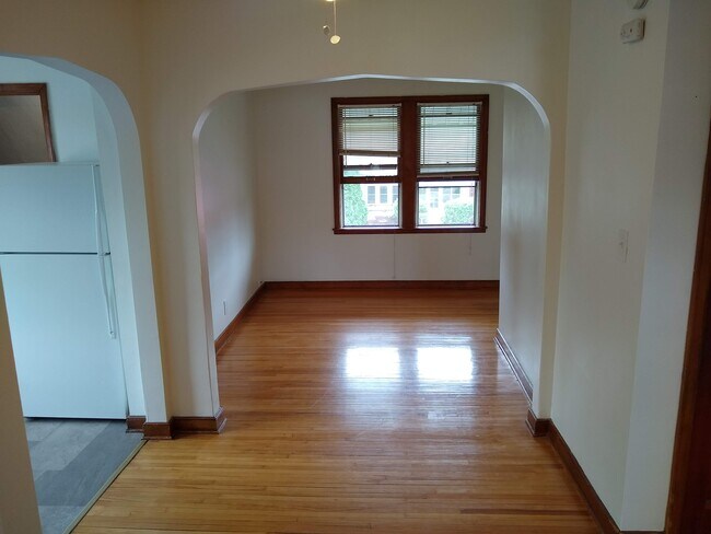 Building Photo - 227 Lowry Ave NE