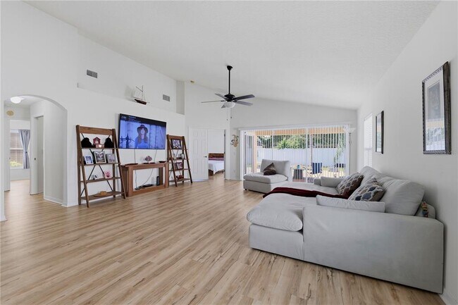 Building Photo - 19406 Sunset Bay Dr