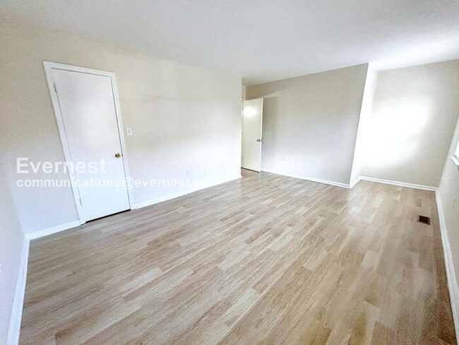 Building Photo - 1246 Thomas Jefferson Pl