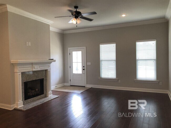 Building Photo - 632 Turquoise Dr