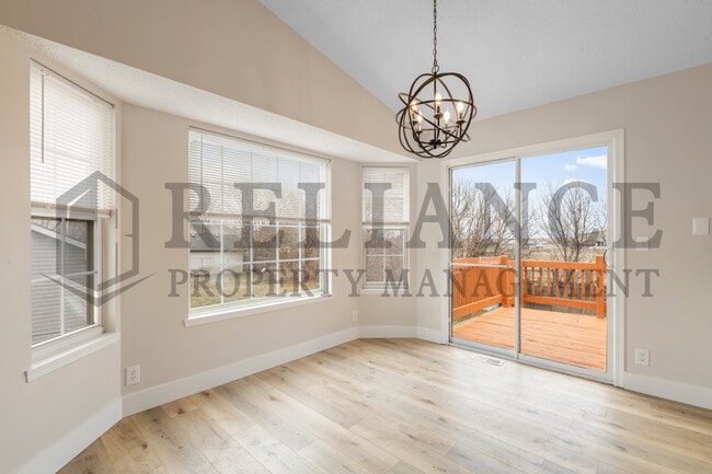 Building Photo - 215 Peachwood Dr