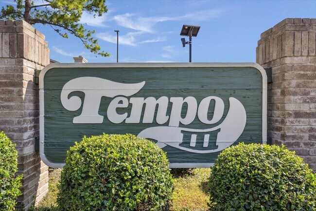 Building Photo - 11957 Bob White Dr