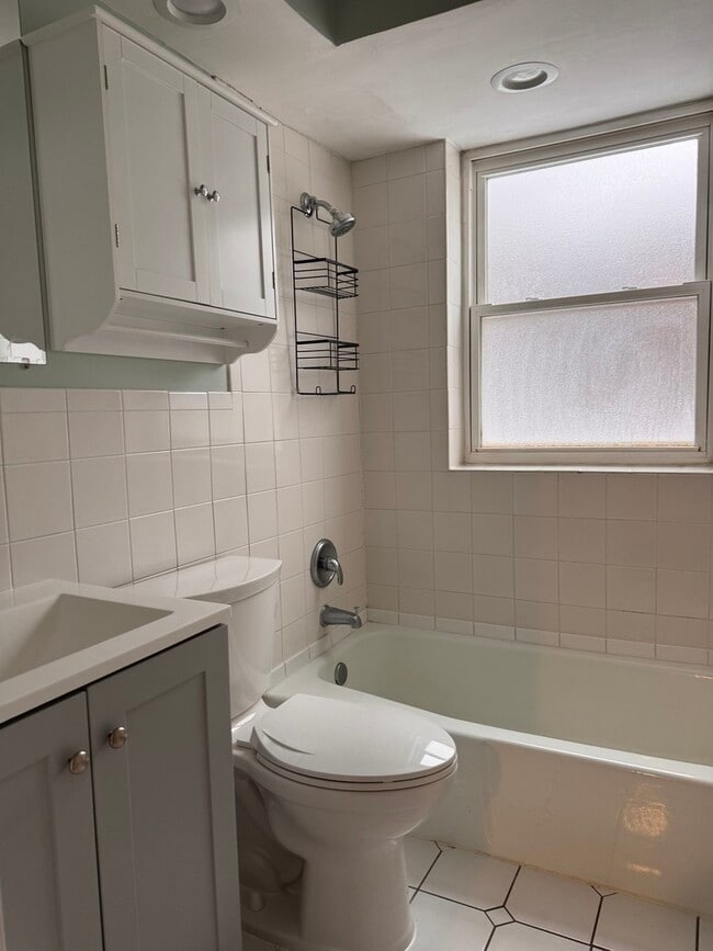 Building Photo - 705 Strom Dr