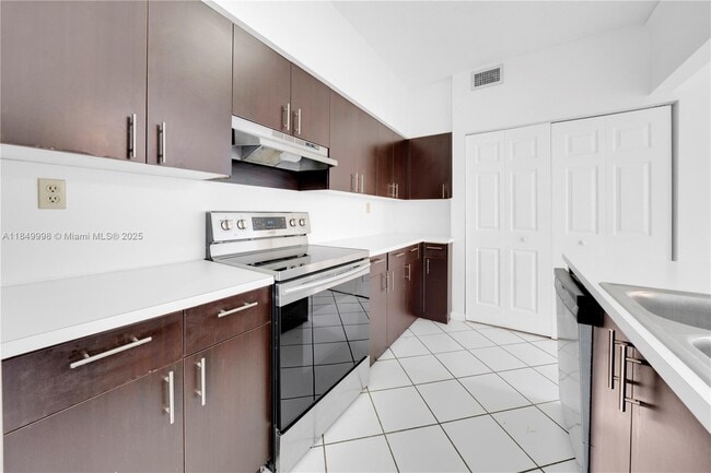 Building Photo - 14305 SW 57th Ln
