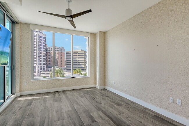 Building Photo - 111 S Pineapple Ave