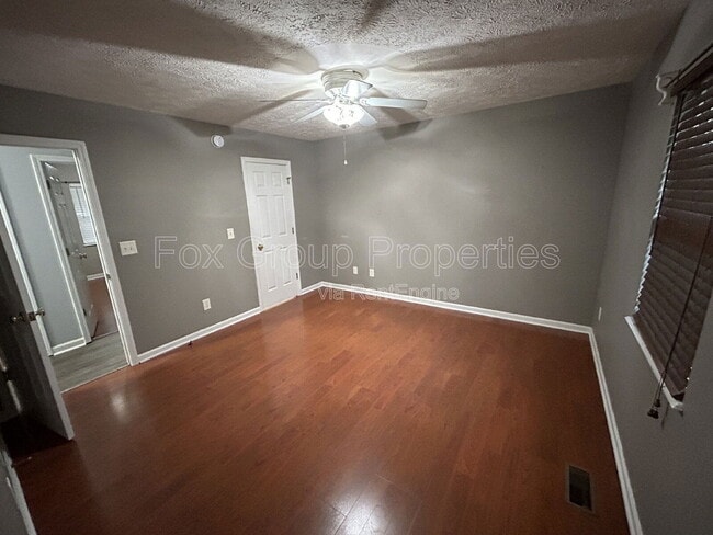 Building Photo - 158 Westscott Dr